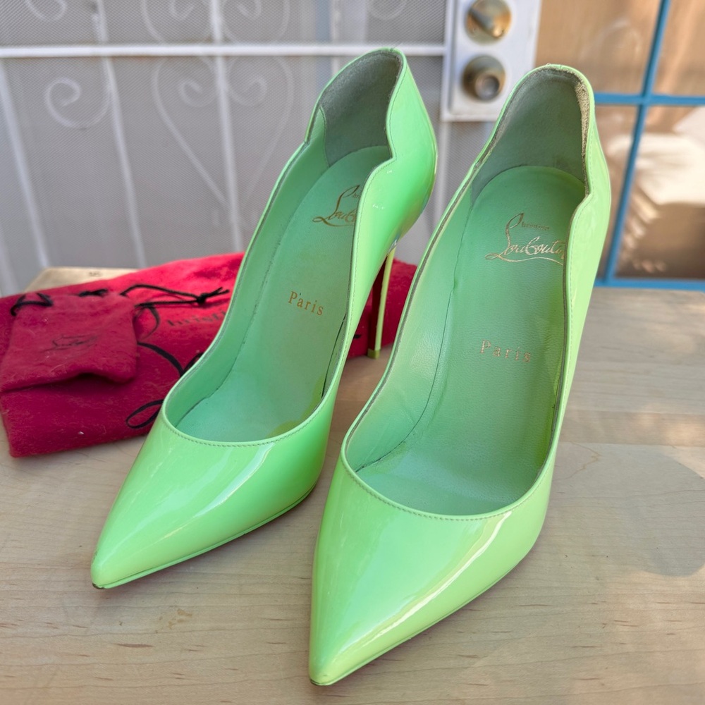 Christian Louboutin Hot Chick 100 Tropique Green Patent Leather Heel Size 36